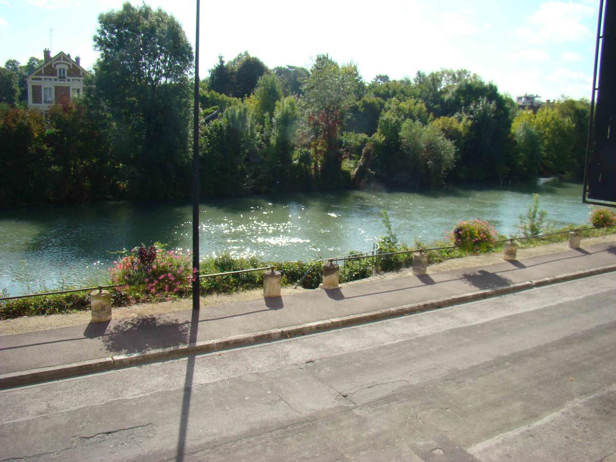 A La Belle Dame Hotell Nogent-sur-Seine Eksteriør bilde